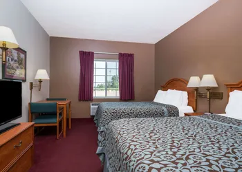 Days Inn by Wyndham Fargo/Casselton Waterpark hotel thumbnail 8