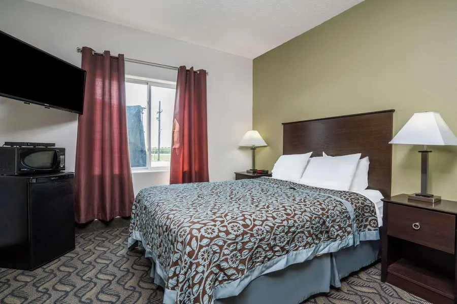 Days Inn by Wyndham Fargo/Casselton Waterpark hotel detail image 6