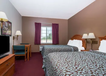 Days Inn by Wyndham Fargo/Casselton Waterpark hotel thumbnail 8