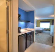 Holiday Inn Express Hotel & Suites Mobile/Saraland by IHG hotel detail image 4