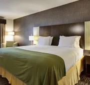 Holiday Inn Express Hotel & Suites NORTH FREMONT by IHG hotel detail image 7