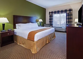 Holiday Inn Express Hotel & Suites Kilgore by IHG hotel thumbnail 3
