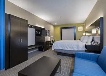 Holiday Inn Express Hotel & Suites Kilgore by IHG hotel thumbnail 7