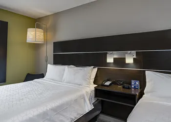 Holiday Inn Express Hotel & Suites Kilgore by IHG hotel thumbnail 8