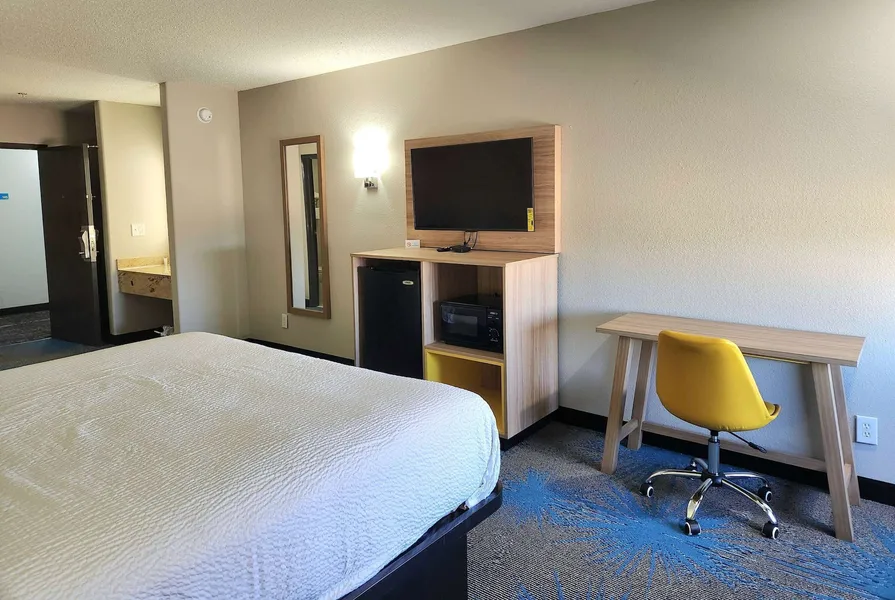 Days Inn & Suites by Wyndham New Iberia hotel detail image 2