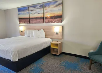 Days Inn & Suites by Wyndham New Iberia hotel thumbnail 6