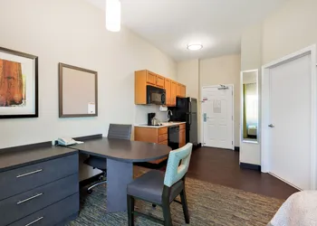Candlewood Suites Medford by IHG hotel thumbnail 4