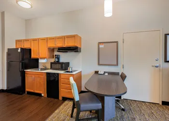 Candlewood Suites Medford by IHG hotel thumbnail 5