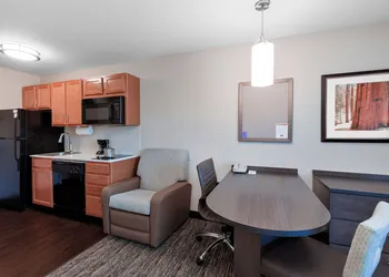 Candlewood Suites Medford by IHG hotel thumbnail 6