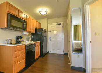 Candlewood Suites Medford by IHG hotel thumbnail 7