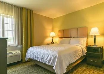 Candlewood Suites Medford by IHG hotel thumbnail 8