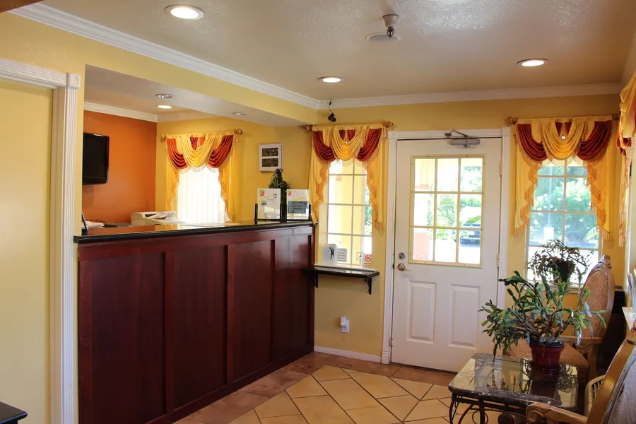 Upper Lake Inn and Suites hotel detail image 2