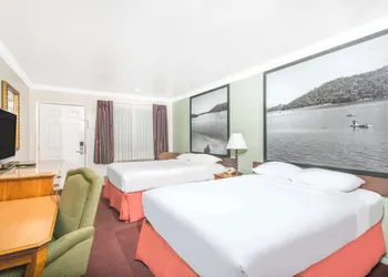 Upper Lake Inn and Suites hotel thumbnail 4