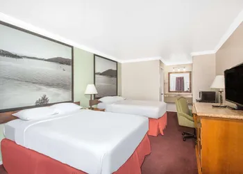 Upper Lake Inn and Suites hotel thumbnail 7