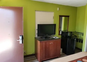 Super 8 by Wyndham Ruther Glen Kings Dominion Area hotel thumbnail 3