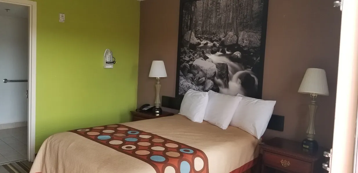 Super 8 by Wyndham Ruther Glen Kings Dominion Area hotel detail image 6