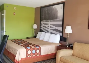 Super 8 by Wyndham Ruther Glen Kings Dominion Area hotel thumbnail 8