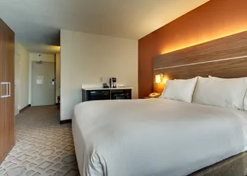 Holiday Inn Express Poughkeepsie by IHG hotel thumbnail 7