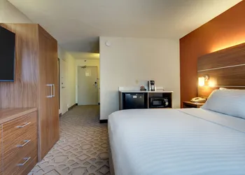 Holiday Inn Express Poughkeepsie by IHG hotel thumbnail 8