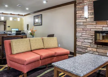 Comfort Inn & Suites Cedar Rapids North - Collins Road hotel thumbnail 2