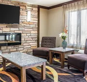 Comfort Inn & Suites Cedar Rapids North - Collins Road hotel detail image 3