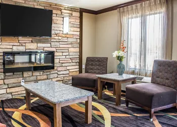 Comfort Inn & Suites Cedar Rapids North - Collins Road hotel thumbnail 3
