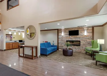 Comfort Inn & Suites Cedar Rapids North - Collins Road hotel thumbnail 5