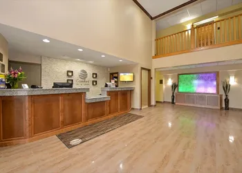 Comfort Inn & Suites Cedar Rapids North - Collins Road hotel thumbnail 7