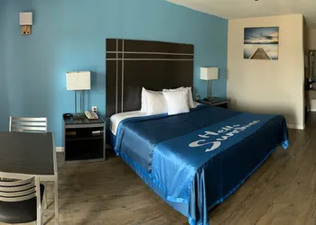 Days Inn by Wyndham Orange hotel thumbnail 7