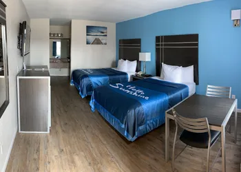 Days Inn by Wyndham Orange hotel thumbnail 6
