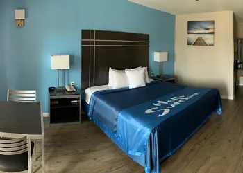 Days Inn by Wyndham Orange hotel thumbnail 7