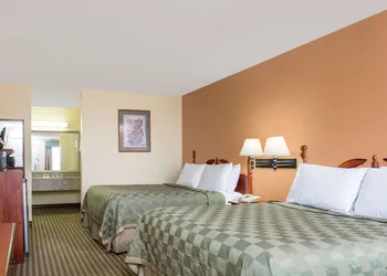 Days Inn by Wyndham Orange hotel thumbnail 8