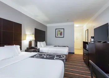 La Quinta Inn & Suites by Wyndham Livingston hotel thumbnail 7