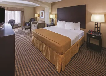 La Quinta Inn & Suites by Wyndham Livingston hotel thumbnail 8