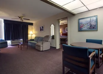 Americas Best Value Inn Marshall hotel thumbnail 2