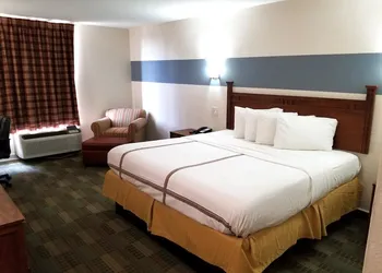 Americas Best Value Inn Marshall hotel thumbnail 5