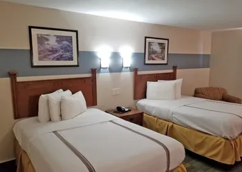 Americas Best Value Inn Marshall hotel thumbnail 6