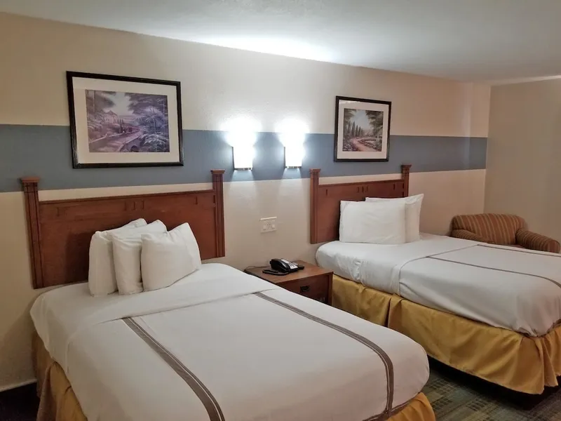 Americas Best Value Inn Marshall hotel detail image 6