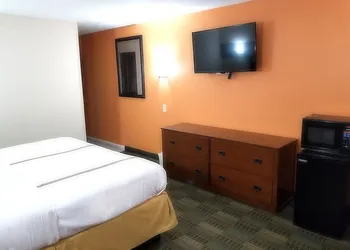 Americas Best Value Inn Marshall hotel thumbnail 7