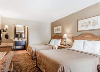 Quality Inn US65 & E. Battlefield Rd. Springfield hotel thumbnail 6