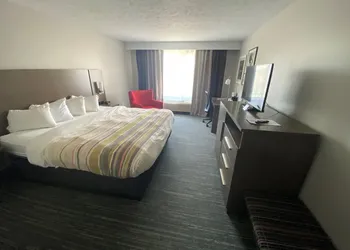 Country Inn & Suites by Radisson, Council Bluffs, IA hotel thumbnail 5