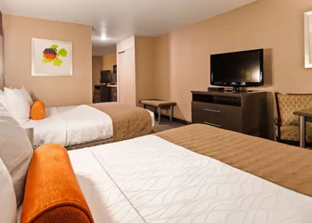 Best Western Plus Rama Inn & Suites hotel thumbnail 6