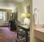 Quality Inn & Suites Altoona hotel detail image 4