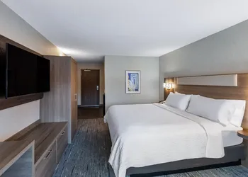Holiday Inn Express & Suites Wadsworth by IHG hotel thumbnail 5