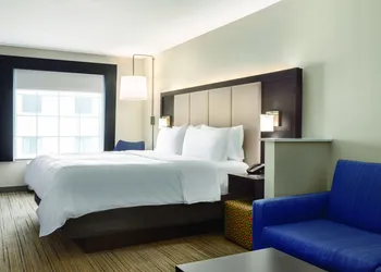 Holiday Inn Express Hotel & Suites Lawton-Fort Sill by IHG hotel thumbnail 3