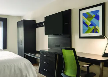 Holiday Inn Express Hotel & Suites Lawton-Fort Sill by IHG hotel thumbnail 4