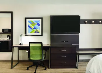 Holiday Inn Express Hotel & Suites Lawton-Fort Sill by IHG hotel thumbnail 7