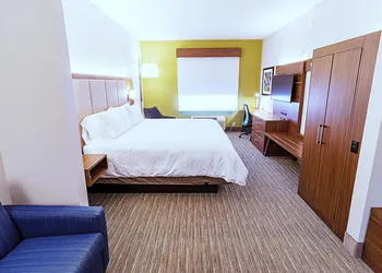 Holiday Inn Express Hotel & Suites Crestview by IHG hotel thumbnail 3