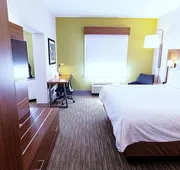 Holiday Inn Express Hotel & Suites Crestview by IHG hotel detail image 5