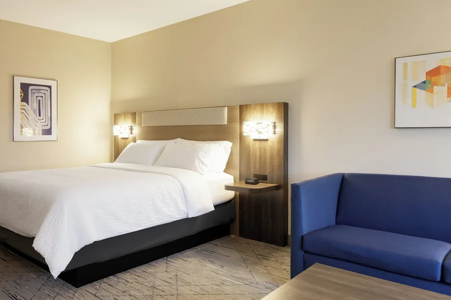 Holiday Inn Express & Suites Leesburg - Historic District by IHG hotel detail image 6